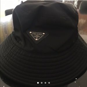 PRADA BUCKET HAT